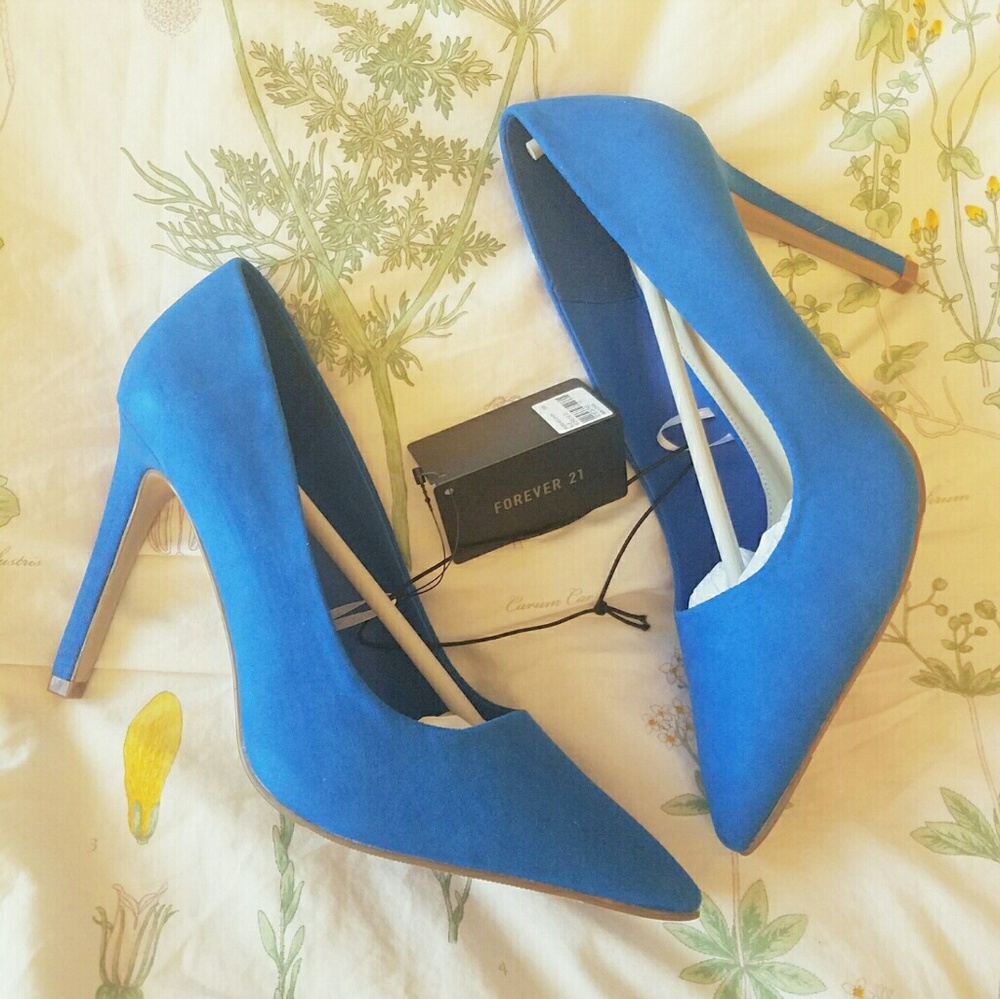 *NIB* Forever 21 Blue Stiletto Heels (Size 7)